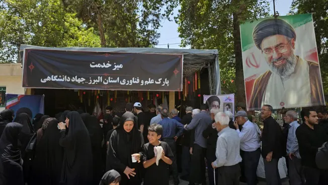میز خدمت پارک علم و فناوری البرز در مصلی کرج برگزار شد