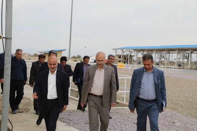 بازدید بازرس کل قضایی استان آذربایجان غربی از انبار نفت شهید سلیمانی ارومیه و قدردانی از تلاش کارکنان در دوران جنگ ۱۲ روزه و جنگ رمضان